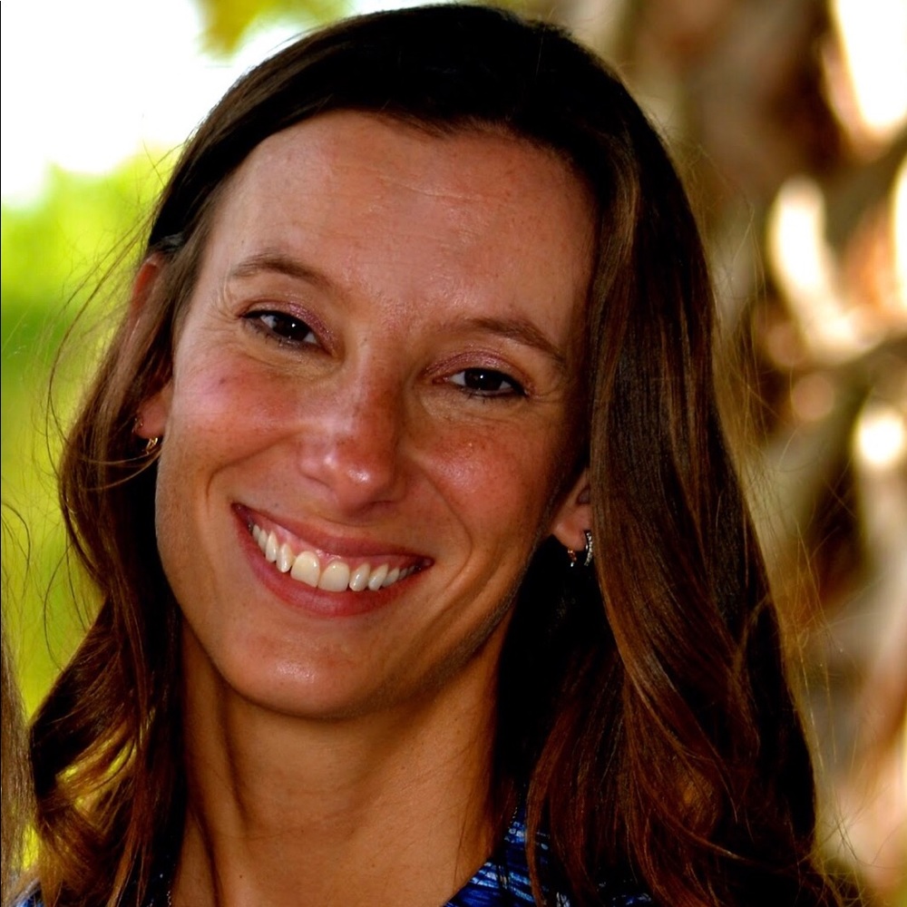 Meet your Posher, Carissa